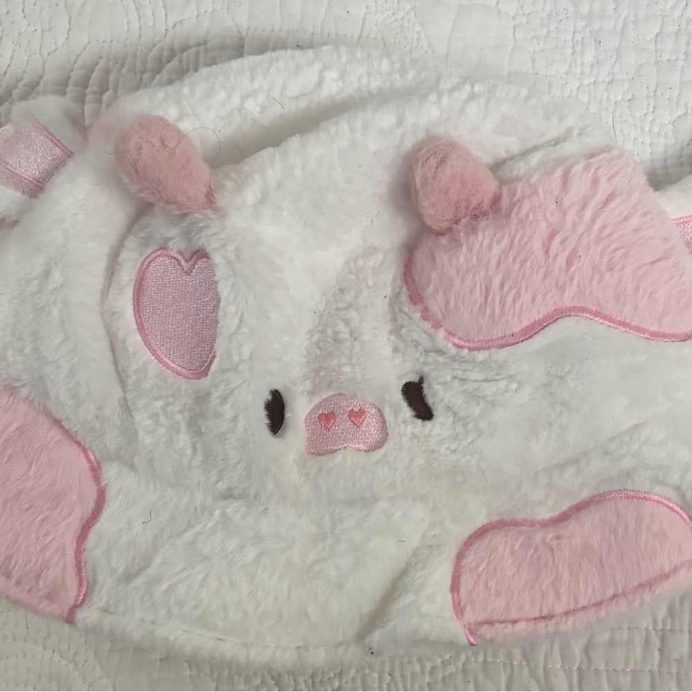 Kawaii White and Pink Fuzzy Bucket Hat